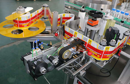 高速圆瓶口服液贴标机