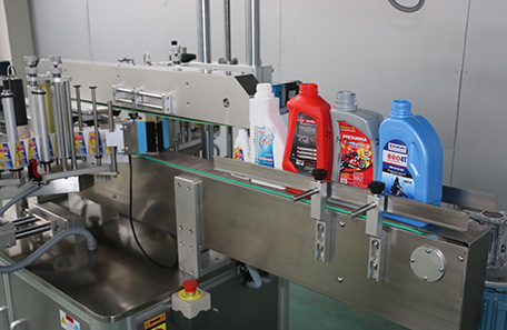 防冻液双面贴标机