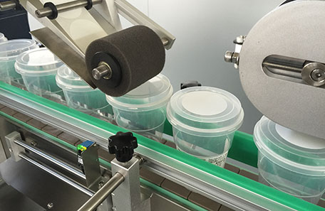 口香糖平侧面贴标机