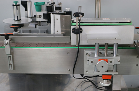 立式果汁/果酱贴标机 立式果汁/果酱贴标机