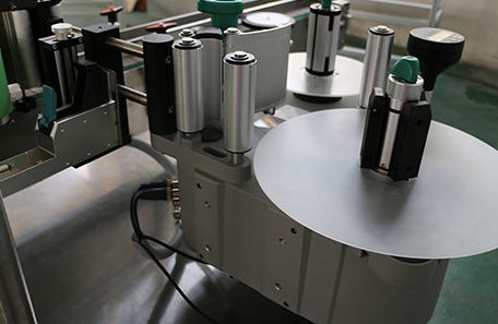 立式果汁/果酱贴标机 立式果汁/果酱贴标机