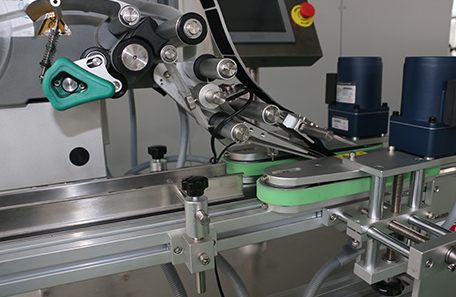 杯顶贴标机 杯顶贴标机