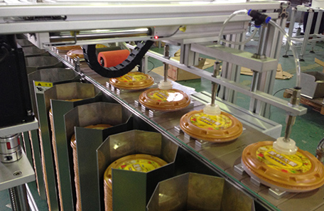 自动上料盖子贴标机