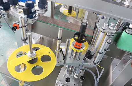 扁瓶不干胶双面贴标机