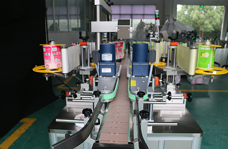 润滑油双面贴标机