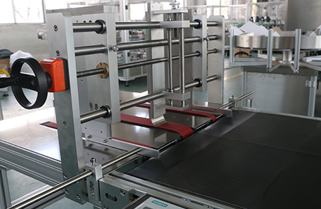 纸类分页贴标机 纸类分页贴标机