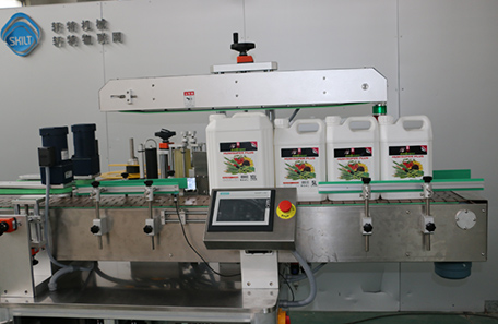 侧面贴标机 侧面贴标机