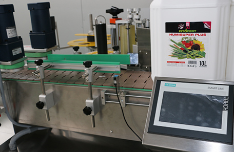 侧面贴标机 侧面贴标机