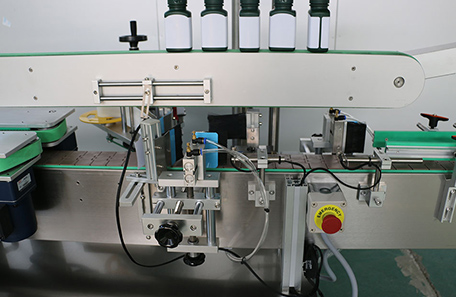 方扁瓶多面贴标机