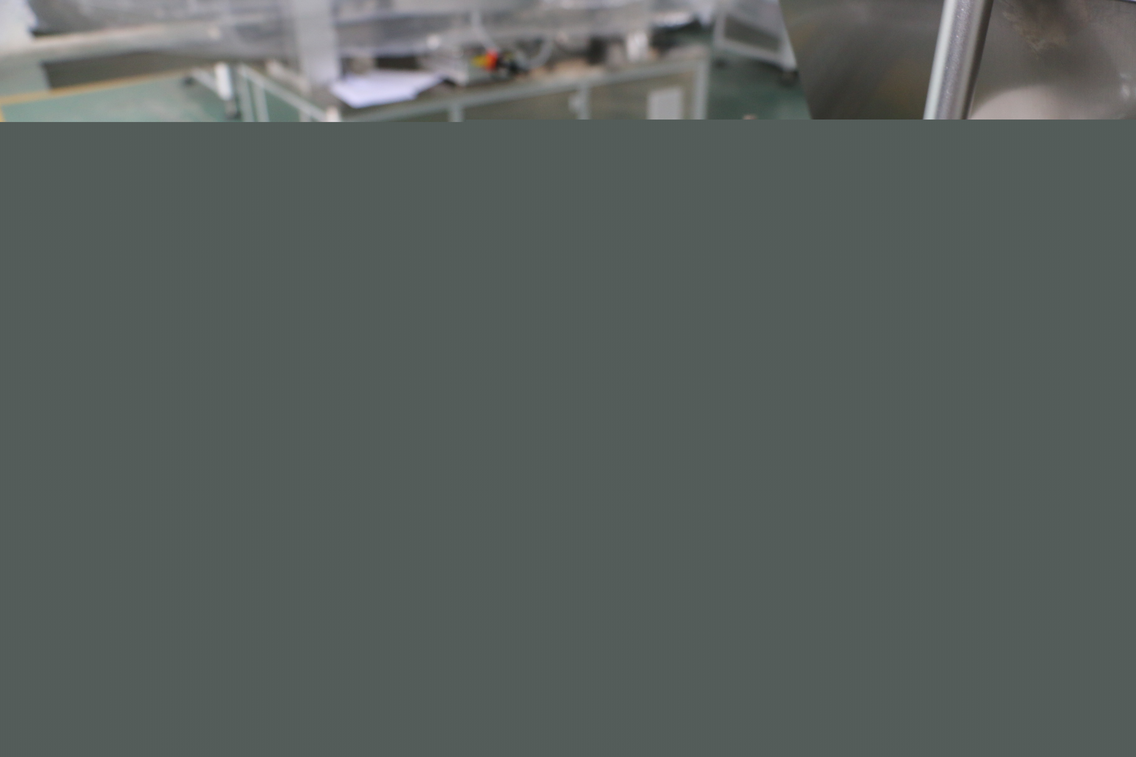 箱子平侧面不干胶贴标机