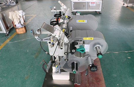 四标站不干胶贴标机