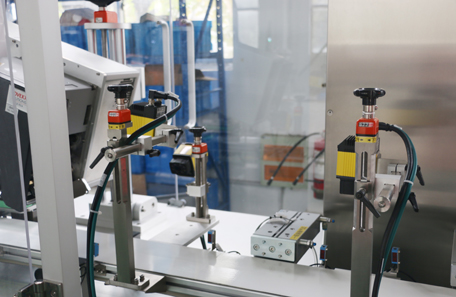 二级码平面打印贴标机