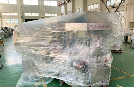 上海知名乳品企业选购轩特数控回转式贴标机