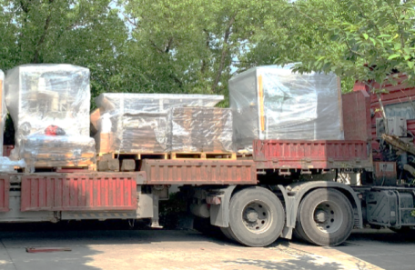 知名外资制药企业定制轩特纸箱全自动贴标生产线